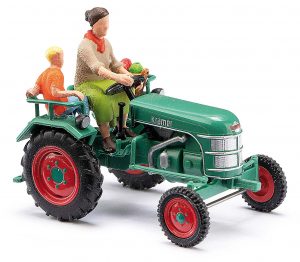 BUSCH Traktor Kramer KL11 mit Bäuerin und Kind 40071